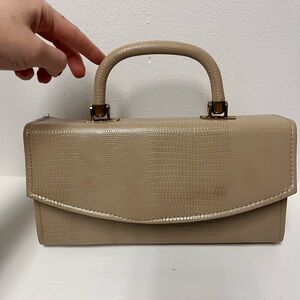 Elegant Vintage Beige Handbag